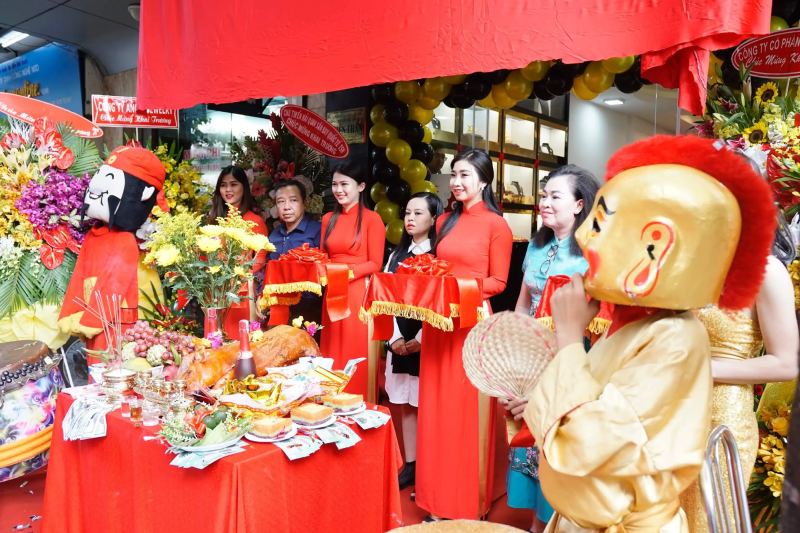 Lễ cúng khai trương đầu năm