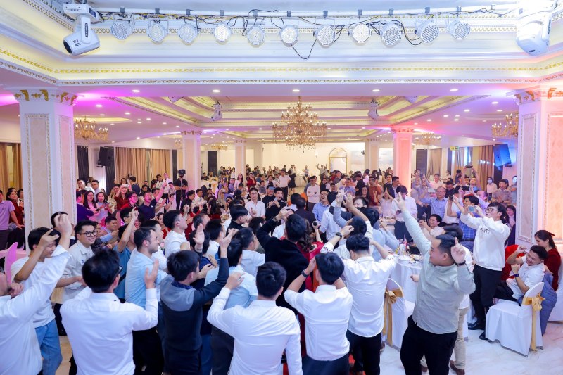 tổ chức Year End Party giúp gắn kết nhân viên