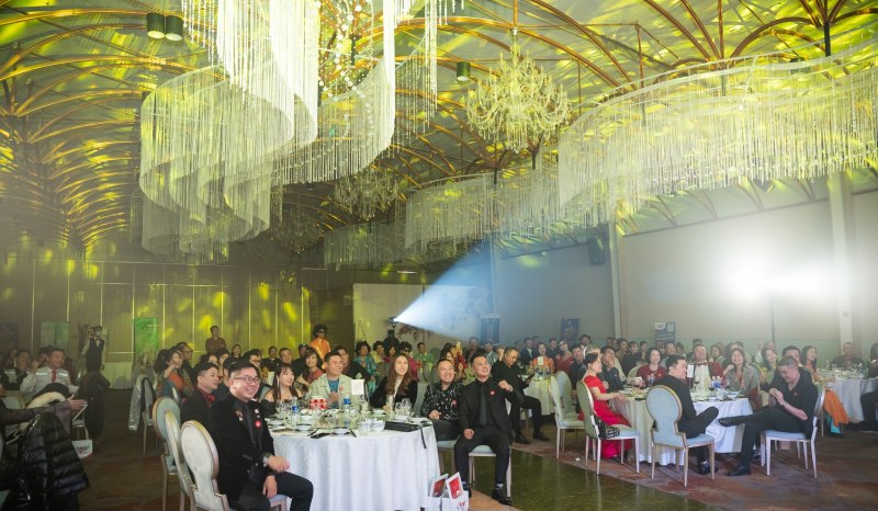 Bí quyết chọn bàn ghế đẹp cho Year End Party