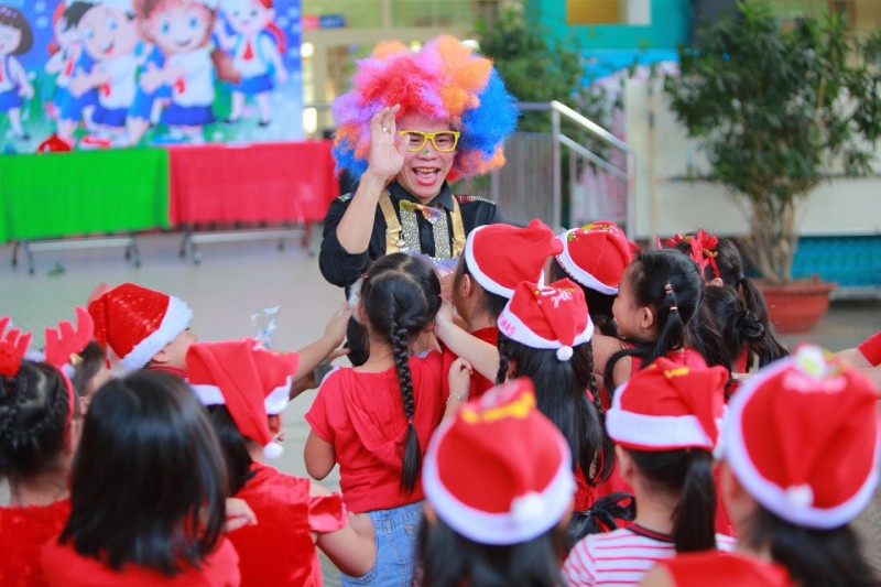 Chú hề hoạt náo