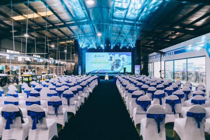 Ưu và nhược điểm của việc thuê bàn ghế