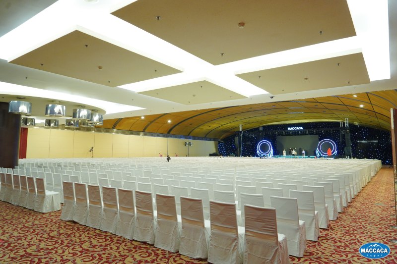 Nên thuê hay mua bàn ghế khi tổ chức sự kiện?